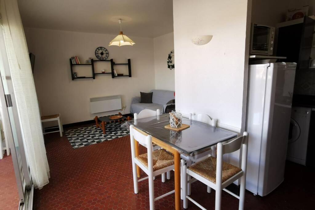 Appartement Soleil Levant - Acces Direct Plage - Terrasse - Une Chambre - Proche Commerces Le Barcarès エクステリア 写真